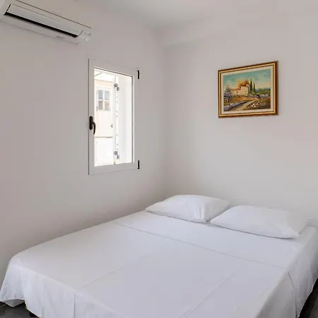 Apartment Apartments Center Pag 50 M To The Sea Pag Town