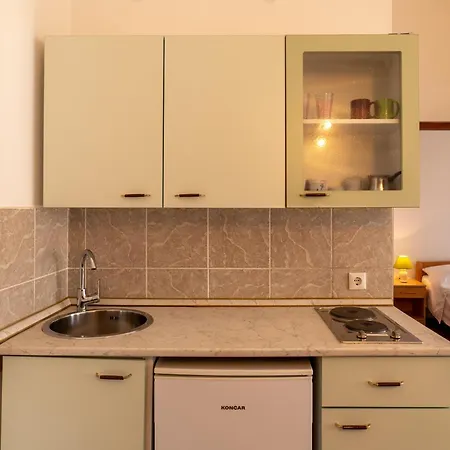 Apartments Center Pag 50 M To The Sea