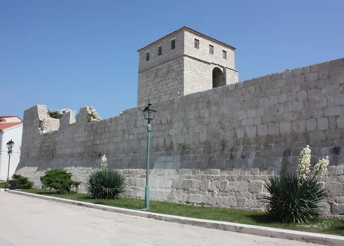 Center Pag 50 M To The Sea