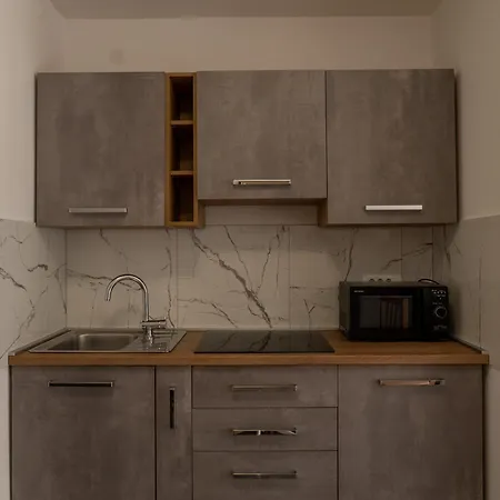 Center Pag 50 M To The Sea