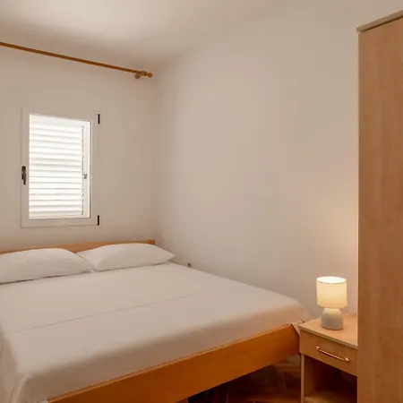 Apartments Center Pag 50 M To The Sea Pag Town