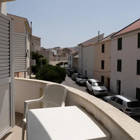 Apartments Center Pag 50 M To The Sea Pag Town