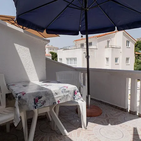 Center Pag 50 M To The Sea