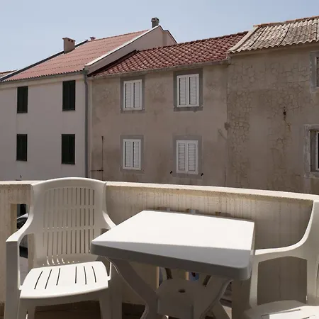 Apartment Apartments Center Pag 50 M To The Sea