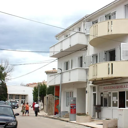 Apartments Center Pag 50 M To The Sea Apartment *