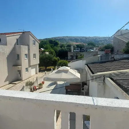 Center Pag 50 M To The Sea Apartman