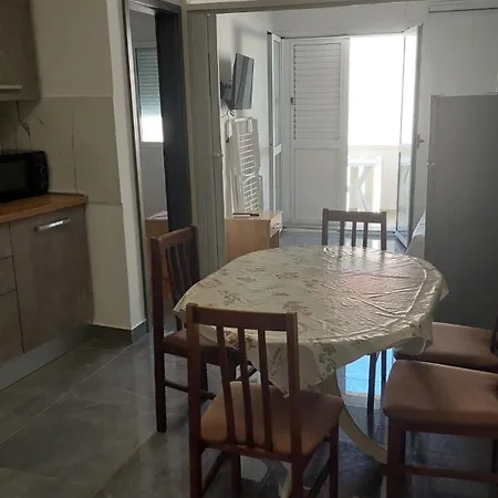 Apartman Center Pag 50 M To The Sea