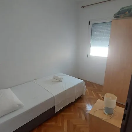 Apartman Center Pag 50 M To The Sea Pag Town