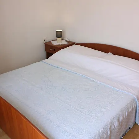 Apartments Center Pag 50 M To The Sea Apartment *