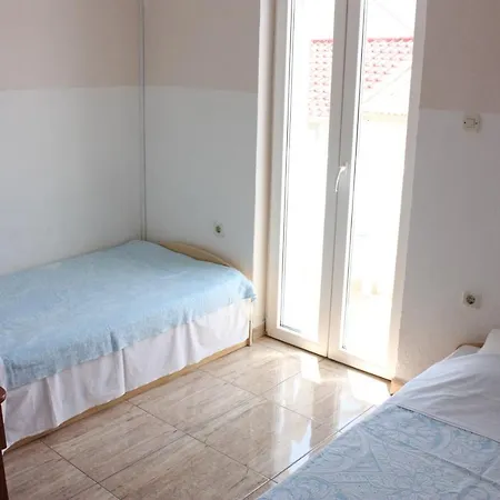 Center Pag 50 M To The Sea Daire Pag Town