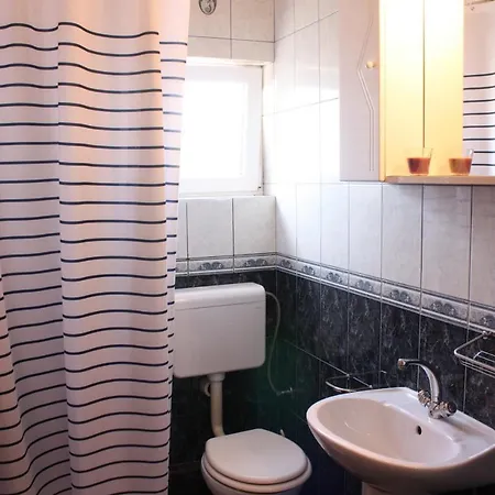 Center Pag 50 M To The Sea Daire Pag Town