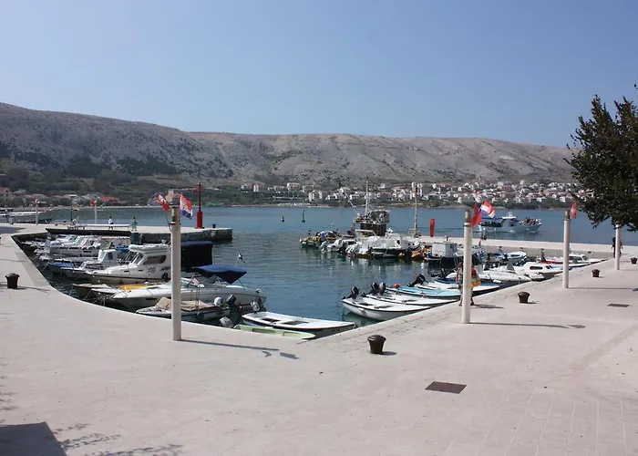 Center Pag 50 M To The Sea דירה
