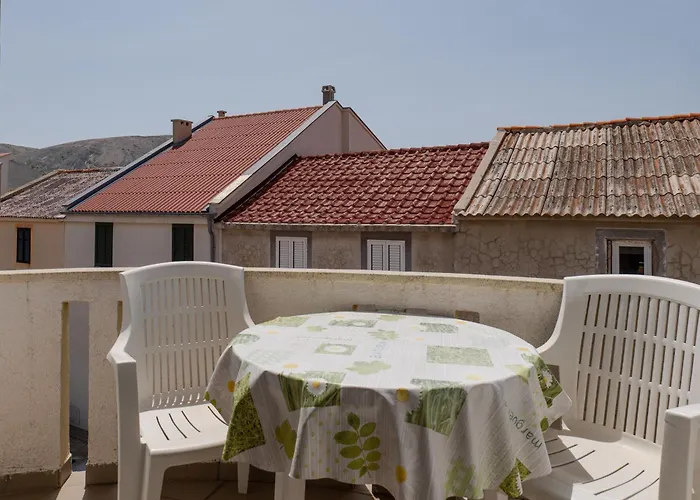 דירה Center Pag 50 M To The Sea *