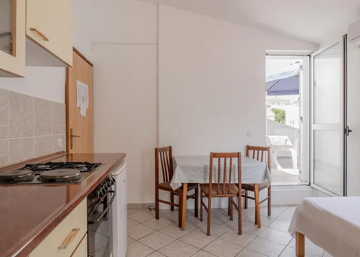 Apartment Apartments Center Pag 50 M To The Sea Pag Town