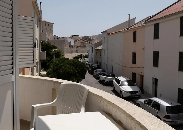 Apartments Center Pag 50 M To The Sea Pag Town