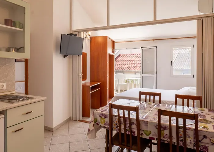 Apartments Center Pag 50 M To The Sea Apartment Pag Town
