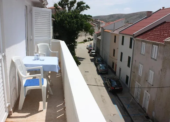 Apartment Apartments Center Pag 50 M To The Sea *